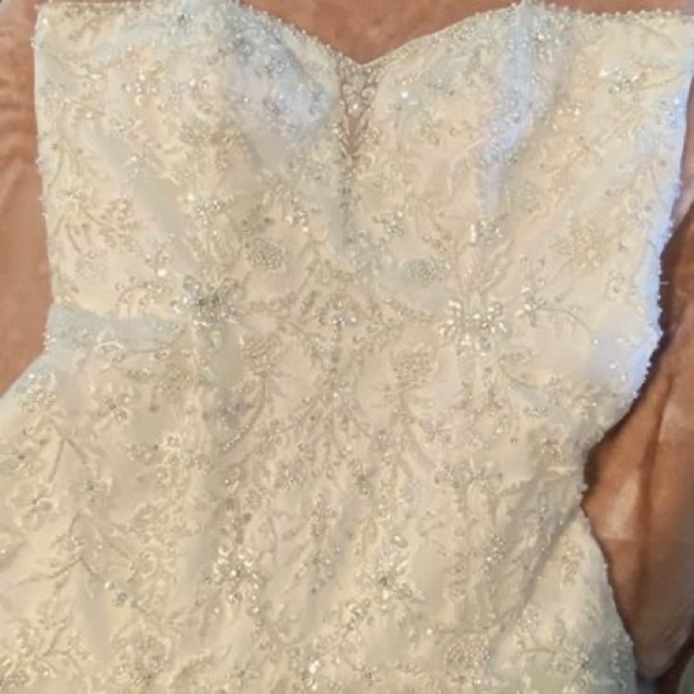 NWT Bridal Gown - Bonny Bridal, ivory, never worn, no alterations